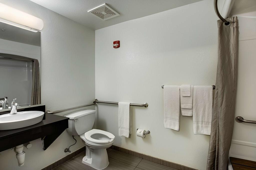 Studio 6-East Brunswick, Nj - Nyc Area Екстериор снимка